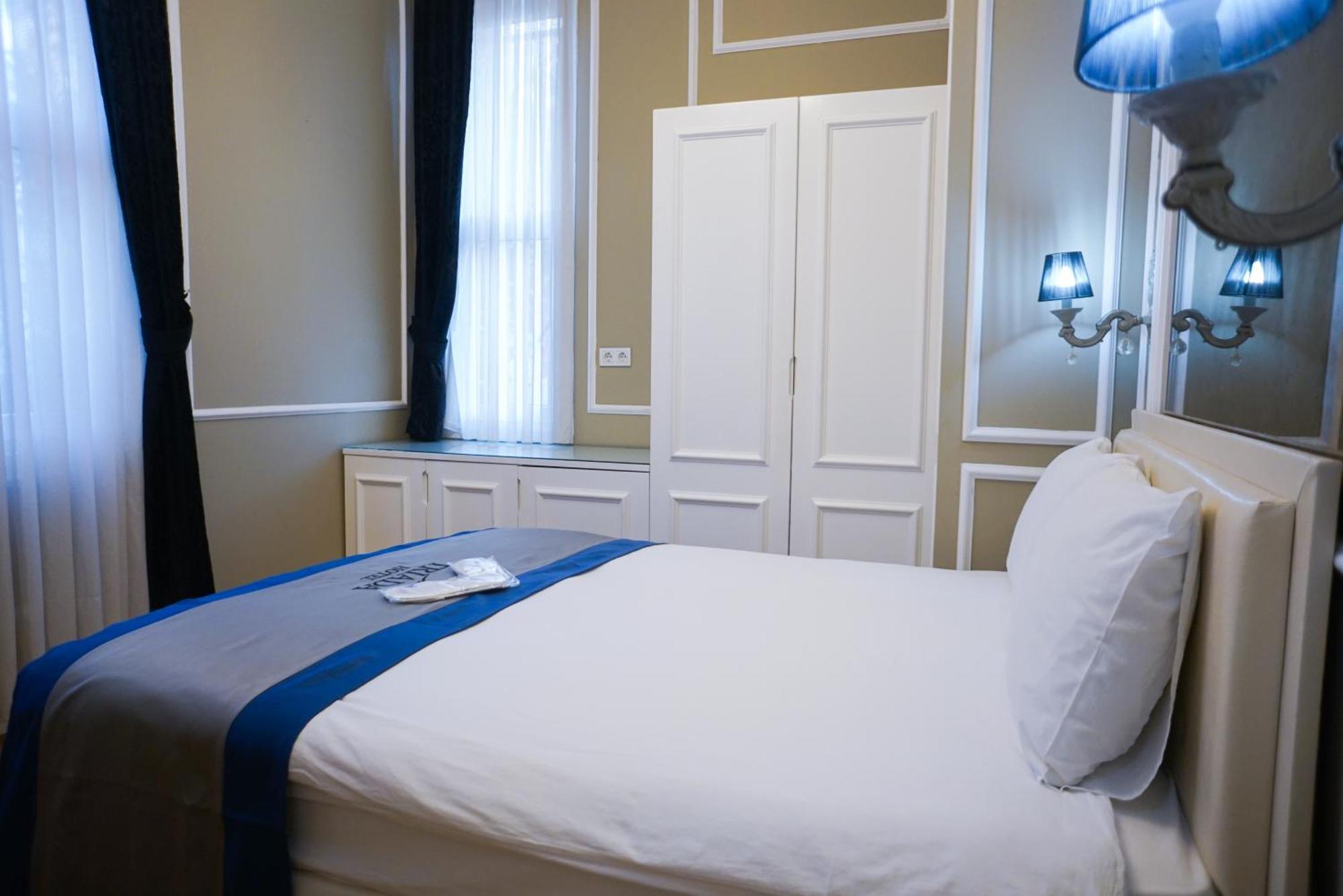 Triada Hotel Taksim - Special Category Истанбул Екстериор снимка